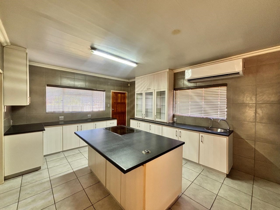 4 Bedroom Property for Sale in Wilkoppies North West